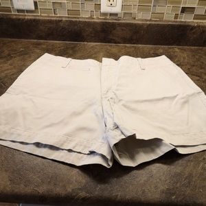 ⭐️5/$20 Old navy beige shorts vacation outfit summertime wardrobe dressy shorts